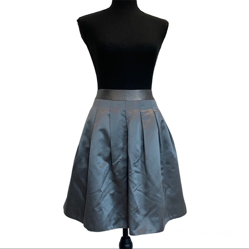 Club Monaco gray pleated skater circle skirt silk blend Sz 4